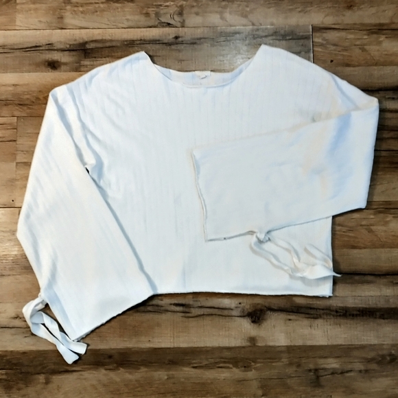 O&O Sweaters - O&O Cropped Bell Sleeve Sweater